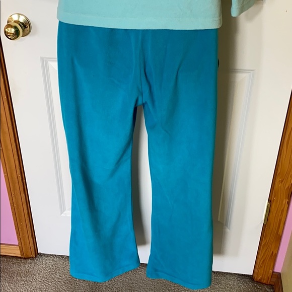 🌸(2/$15) Blue Fleece Set - Picture 8 of 10